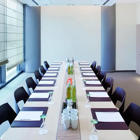 Mövenpick Frankfurt Hotel 4*